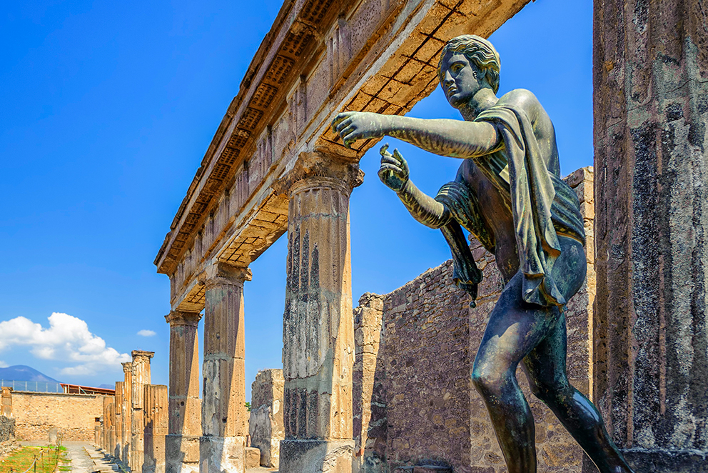 Transfer + stop at Pompeii Ruins
