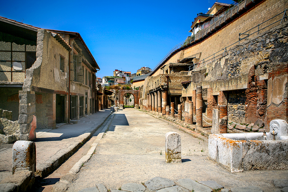 Transfer + stop at Herculaneum Ruins
